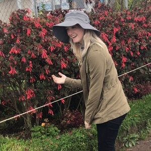 Meet your Posher, Caitlyn